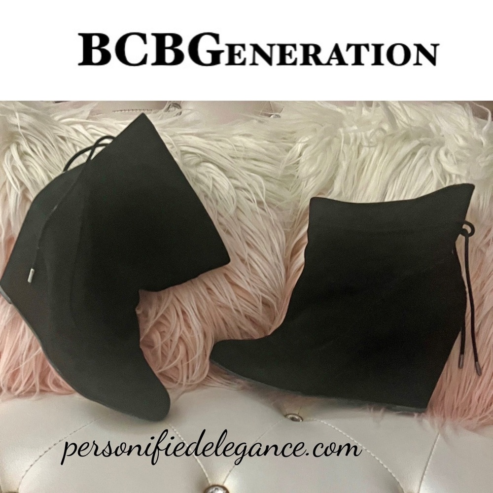 BCBGeneration Faux Suede Wedge Back Tie Ankle Boots Size 11B